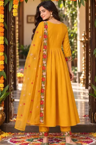 ethnic motifs embroidered thread work kurta with trousers & dupatta