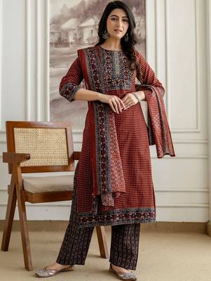 women ethnic motifs printed regular  cotton kurta with trousers & with dupatta 1