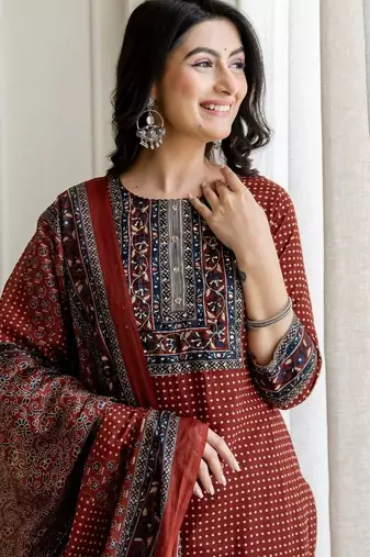 women ethnic motifs printed regular  cotton kurta with trousers & with dupatta