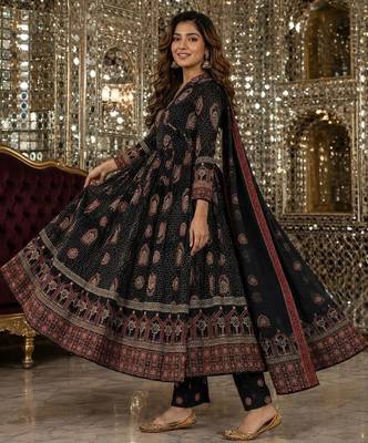 women ethnic motifs printed angrakha  cotton kurta with trousers & with dupatta 2