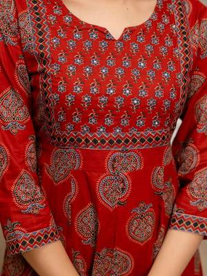 women ethnic motifs printed  cotton kurta with trousers & with dupatta 3
