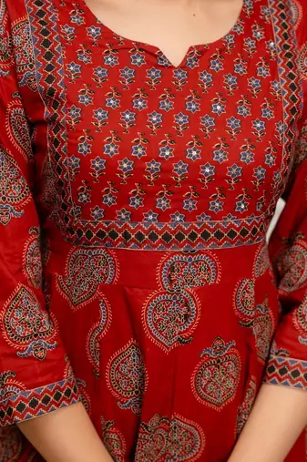 women ethnic motifs printed  cotton kurta with trousers & with dupatta