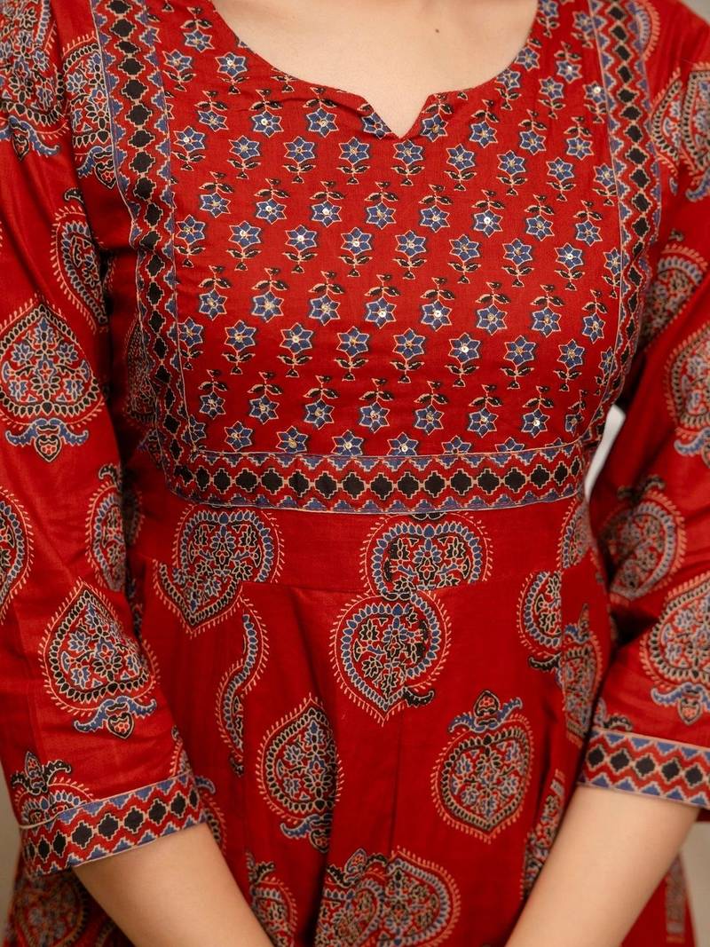 women ethnic motifs printed  cotton kurta with trousers & with dupatta