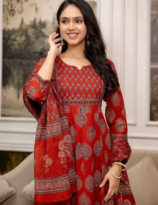 women ethnic motifs printed  cotton kurta with trousers & with dupatta 7