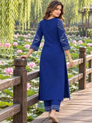 women ethnic motifs printed regular  cotton kurta with trousers & with dupatta 2