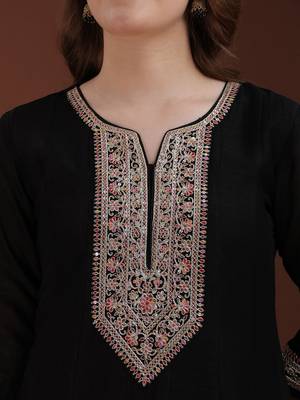 women floral embroidered regular kurta with trousers & with dupatta 5