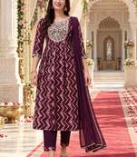 women printed regular kurta with trousers & with dupatta