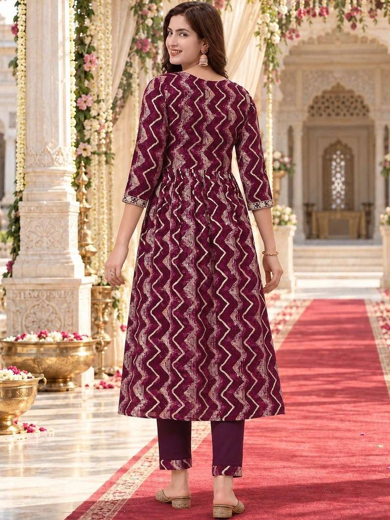 women printed regular kurta with trousers & with dupatta