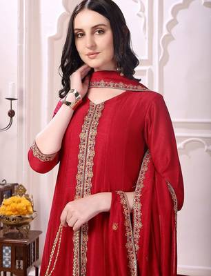 women ethnic motifs embroidered panelled thread work kurta with trousers & with dupatta 3