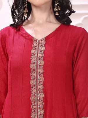women ethnic motifs embroidered panelled thread work kurta with trousers & with dupatta 5