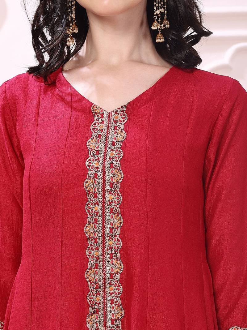 women ethnic motifs embroidered panelled thread work kurta with trousers & with dupatta