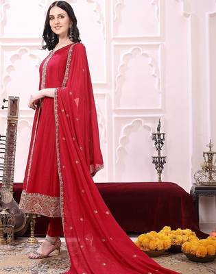 women ethnic motifs embroidered panelled thread work kurta with trousers & with dupatta 7