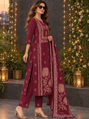 women ethnic motifs printed regular  cotton kurta with trousers & with dupatta 1
