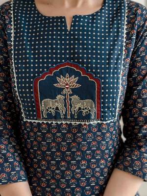 women ethnic motifs printed regular  cotton kurta with palazzos & with dupatta 5