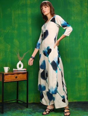 women floral regular patchwork kurta with palazzos 4