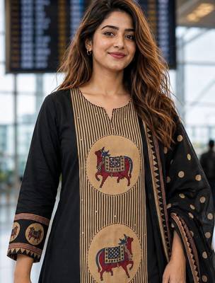 women ethnic motifs printed regular  cotton kurta with palazzos & with dupatta 3