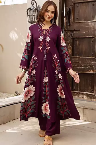 women floral printed regular  cotton kurta with trousers