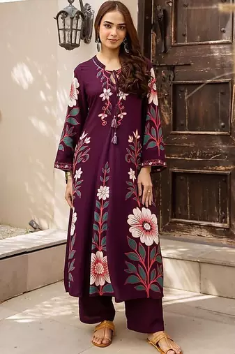 women floral printed regular  cotton kurta with trousers