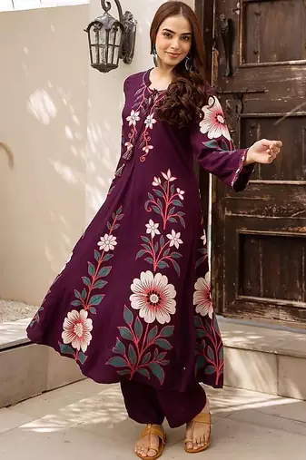 women floral printed regular  cotton kurta with trousers