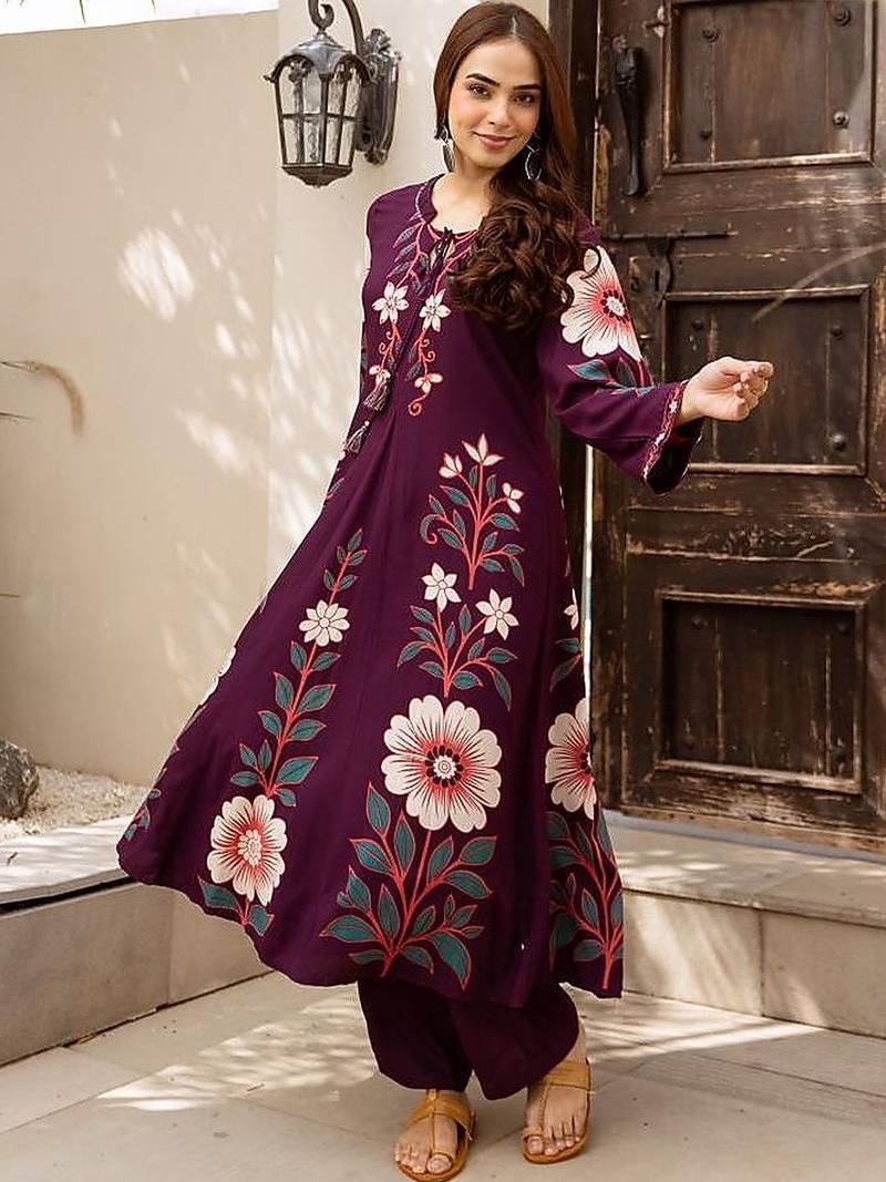 women floral printed regular  cotton kurta with trousers