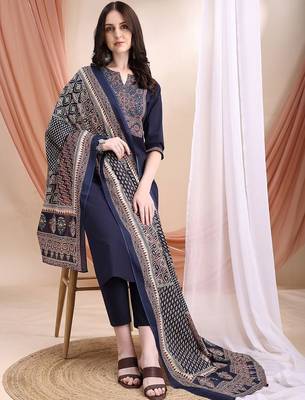 women ethnic motifs printed regular  cotton kurta with trousers & with dupatta 1