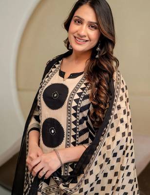 women printed regular  cotton kurta with palazzos & with dupatta 4