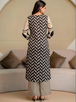 women printed regular  cotton kurta with palazzos & with dupatta 7