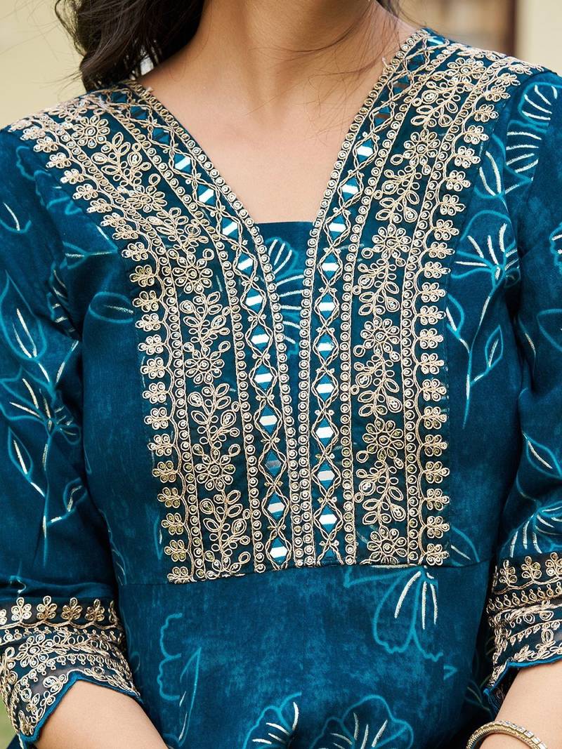 women floral printed panelled thread work kurta with trousers & with dupatta