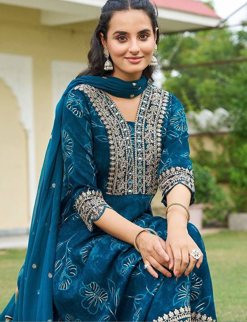 women floral printed panelled thread work kurta with trousers & with dupatta