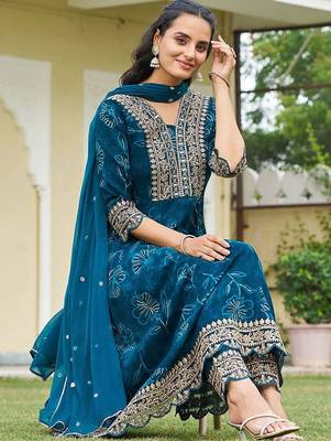 women floral printed panelled thread work kurta with trousers & with dupatta 6