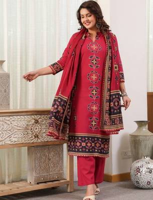 women ethnic motifs printed regular  cotton kurta with palazzos & with dupatta 4