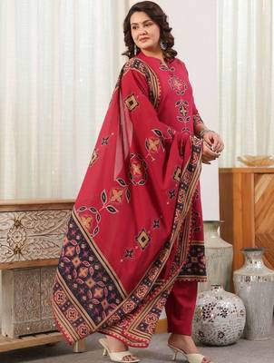 women ethnic motifs printed regular  cotton kurta with palazzos & with dupatta 7