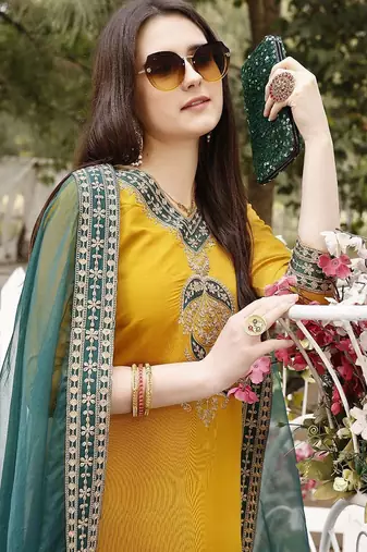 women paisley embroidered regular thread work chanderi cotton kurta set