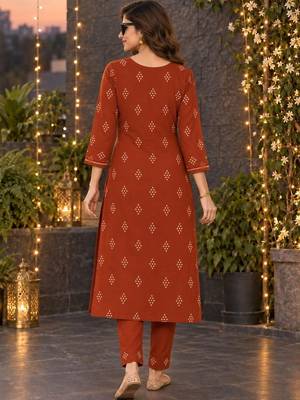 women ethnic motifs printed regular  cotton kurta with trousers & with dupatta 3