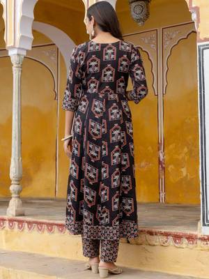 women ethnic motifs printed regular sequinned  cotton kurta with trousers & with dupatta 3