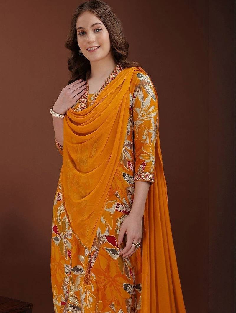 embroidered & floral printed kurta with pant & dupatta