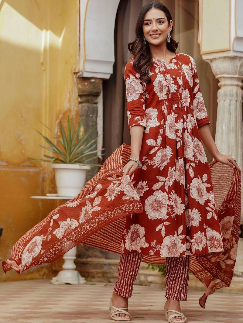 women floral printed pleated  cotton kurta with trousers & with dupatta