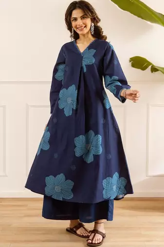 women floral printed regular  cotton kurta with palazzos