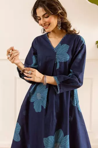 women floral printed regular  cotton kurta with palazzos