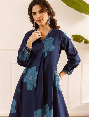 women floral printed regular  cotton kurta with palazzos 3