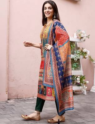 women ethnic motifs printed regular chanderi cotton kurta with trousers & with dupatta 3