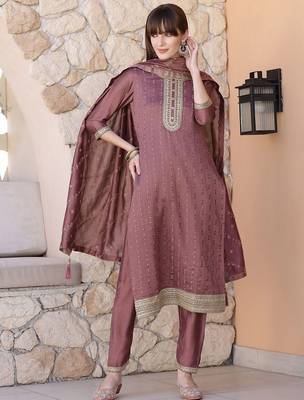 women ethnic motifs embroidered kurta with trousers & dupatta 1