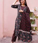 women floral printed regular  cotton kurta with trousers & with dupatta