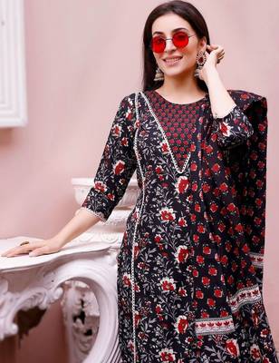 women floral printed regular  cotton kurta with trousers & with dupatta 4
