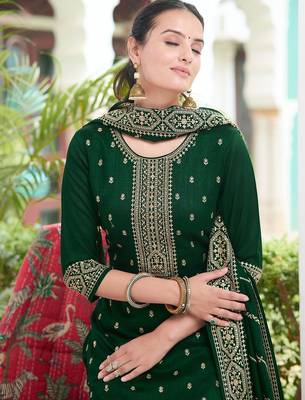 embroidered sequinned straight kurta with trousers & dupatta 2
