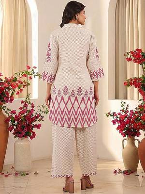 women ethnic motifs printed regular  cotton kurta with palazzos 5