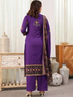 women ethnic motifs printed regular  cotton kurta with palazzos & with dupatta 2