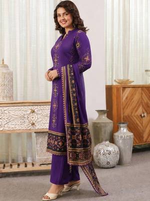 women ethnic motifs printed regular  cotton kurta with palazzos & with dupatta 4