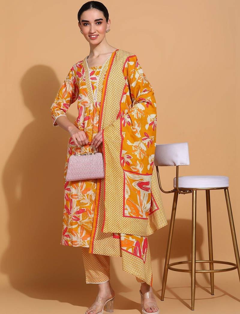 women floral printed  cotton kurta with trousers & with dupatta
