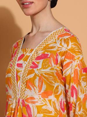 women floral printed  cotton kurta with trousers & with dupatta 7